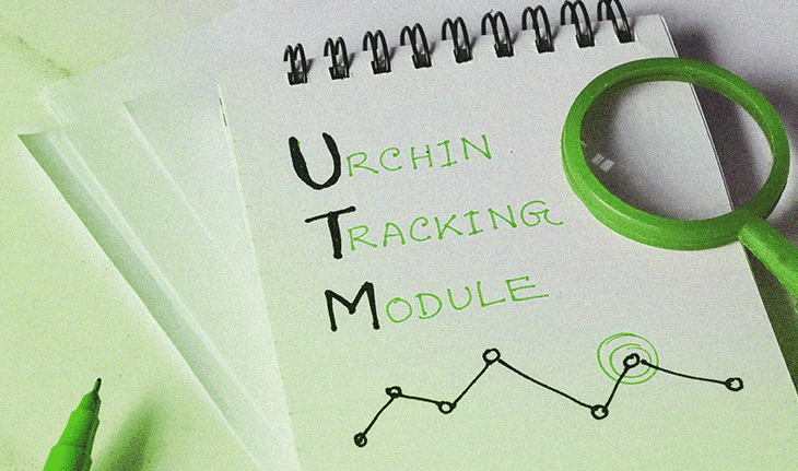 caderno com lupa verde e escritas Urching Tracking Module